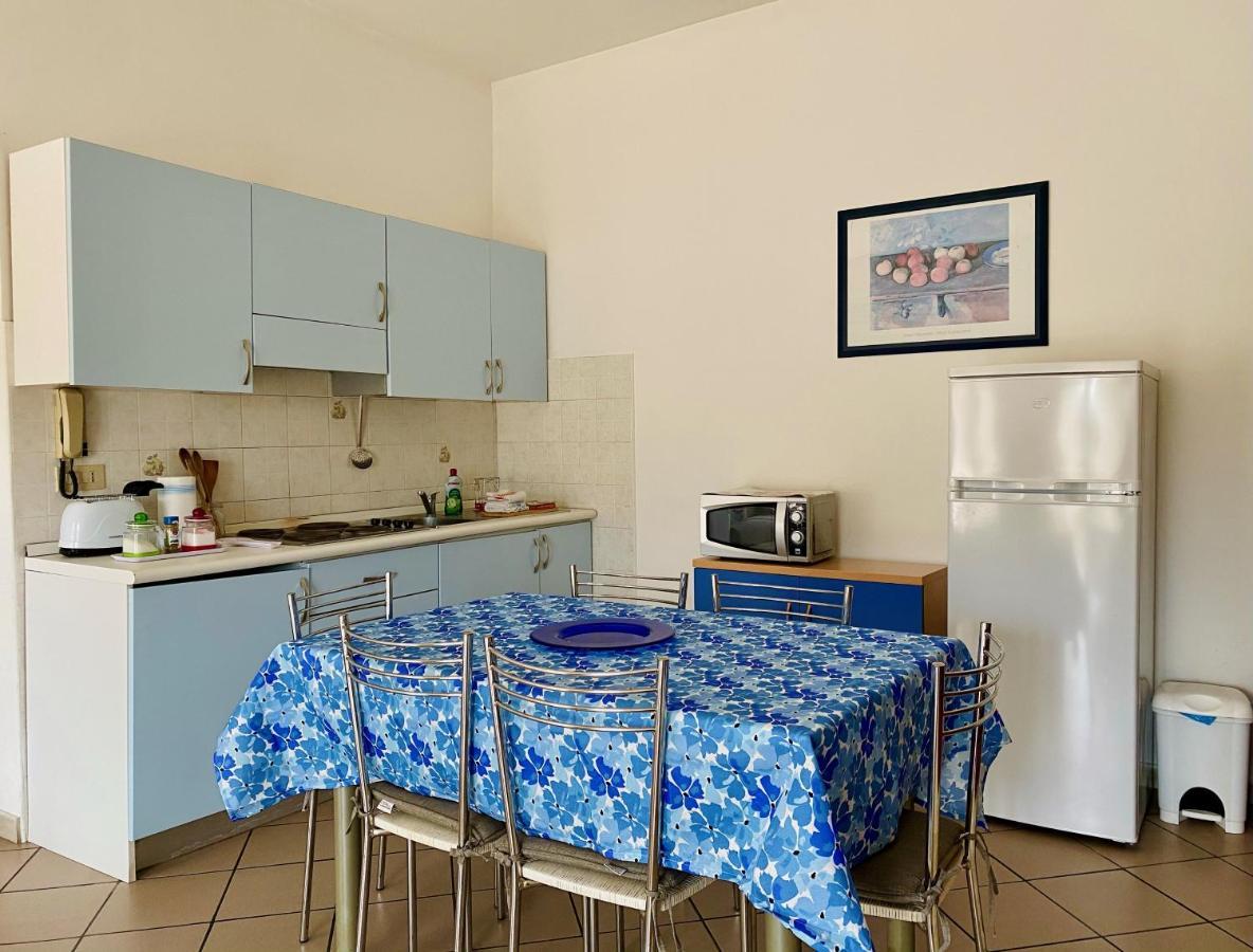 Apartment Tirreno Tirrenia Buitenkant foto