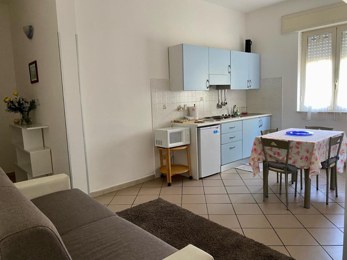 Apartment Tirreno Tirrenia Buitenkant foto