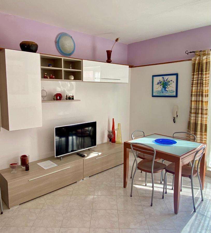 Apartment Tirreno Tirrenia Buitenkant foto