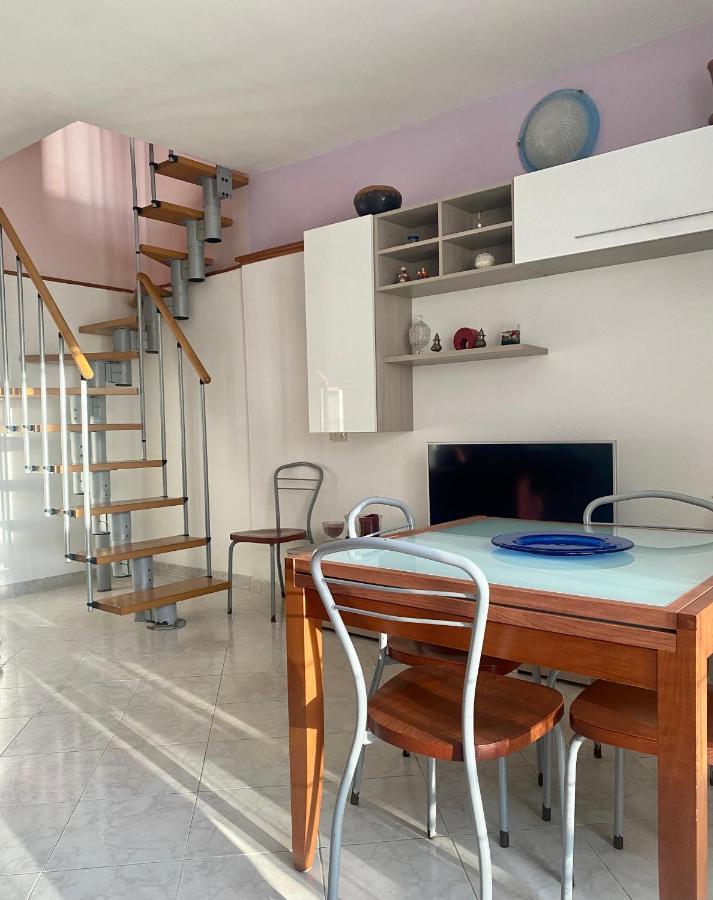 Apartment Tirreno Tirrenia Buitenkant foto