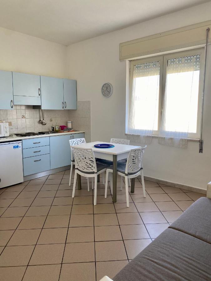 Apartment Tirreno Tirrenia Buitenkant foto