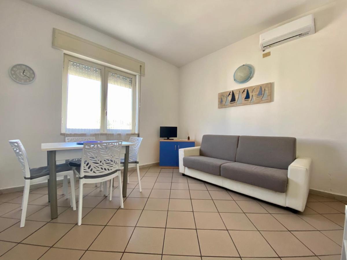 Apartment Tirreno Tirrenia Buitenkant foto