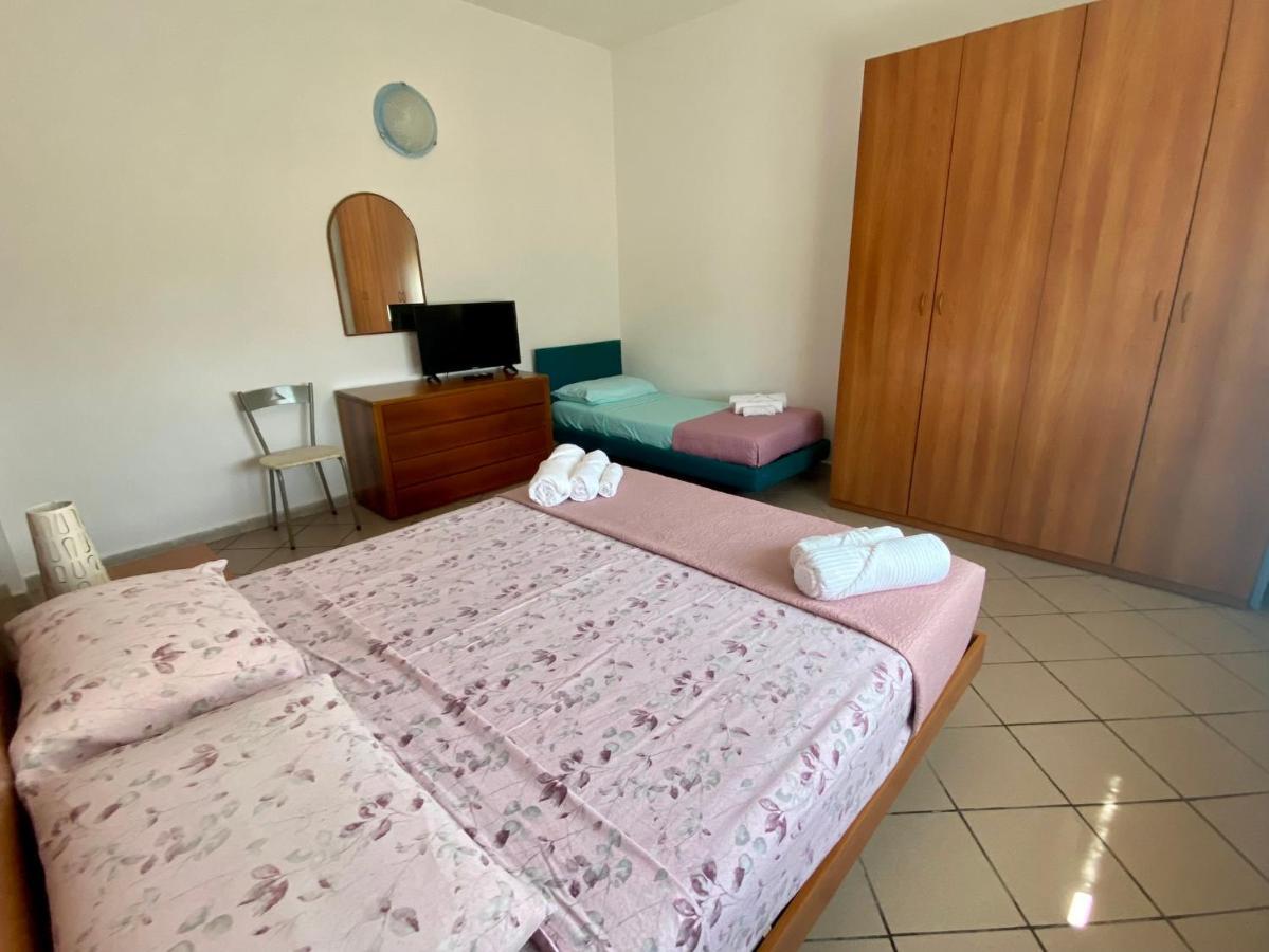 Apartment Tirreno Tirrenia Buitenkant foto
