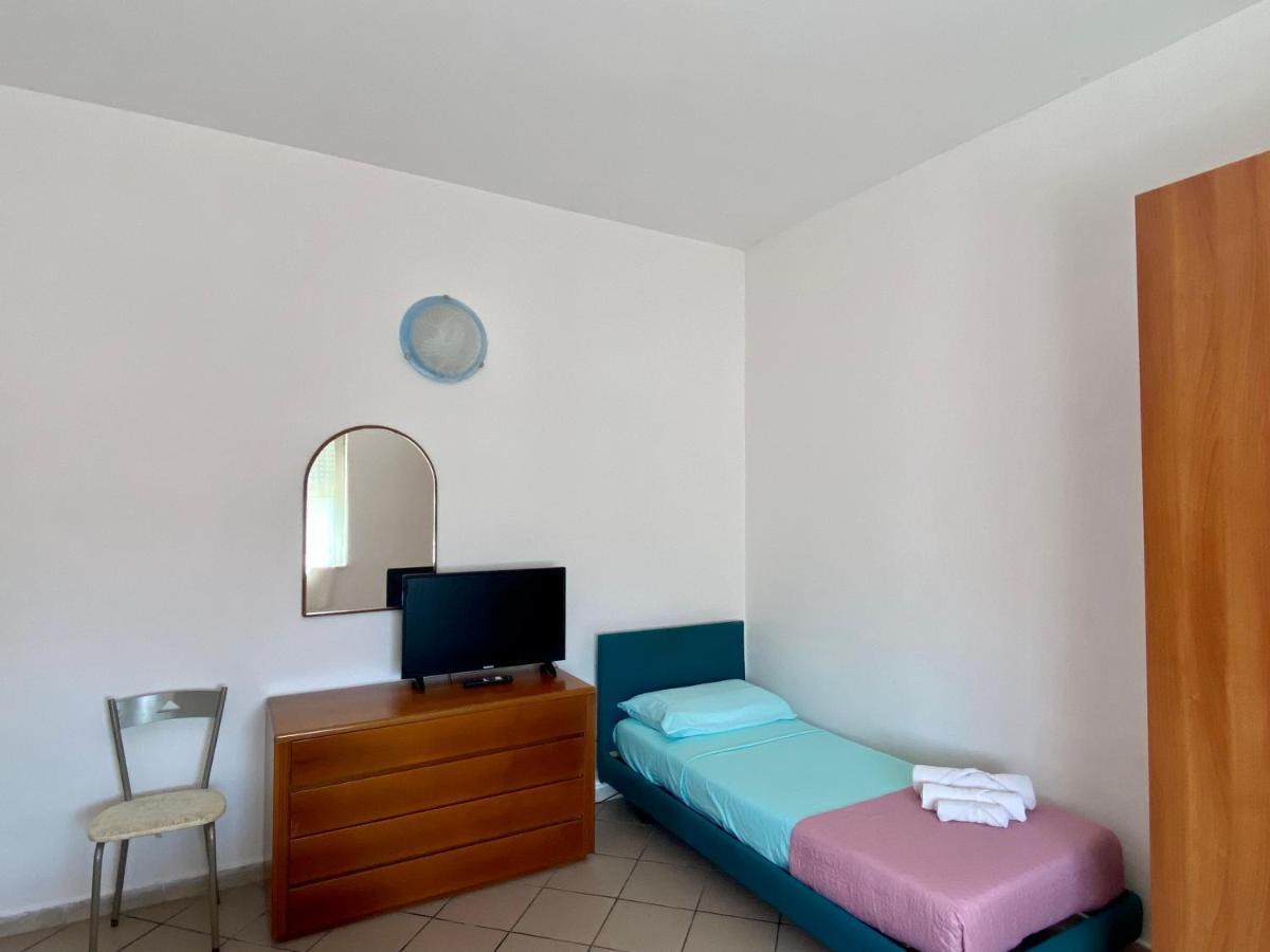 Apartment Tirreno Tirrenia Buitenkant foto