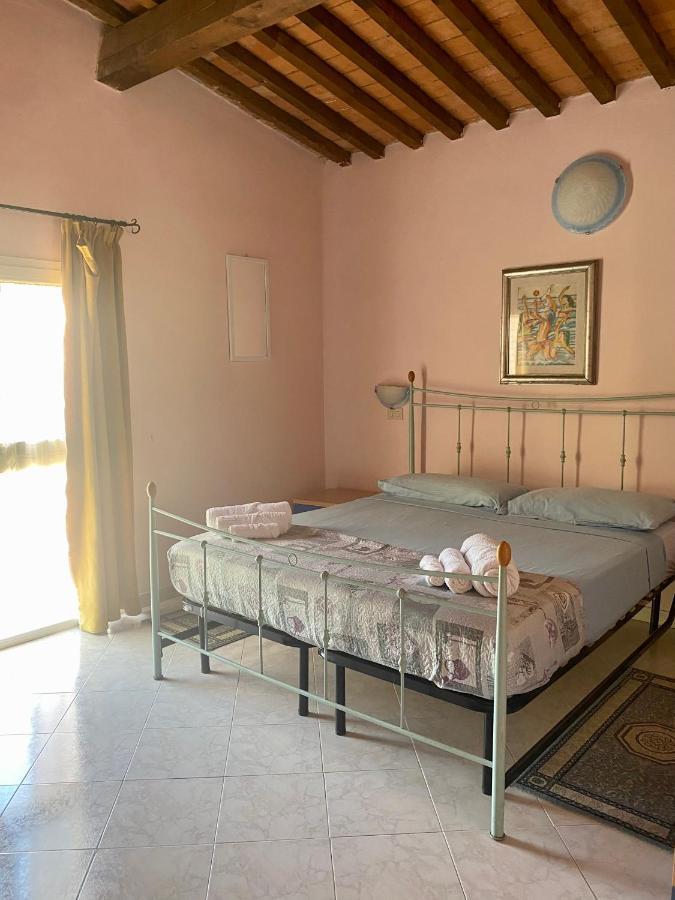 Apartment Tirreno Tirrenia Buitenkant foto