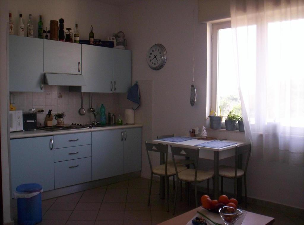 Apartment Tirreno Tirrenia Kamer foto