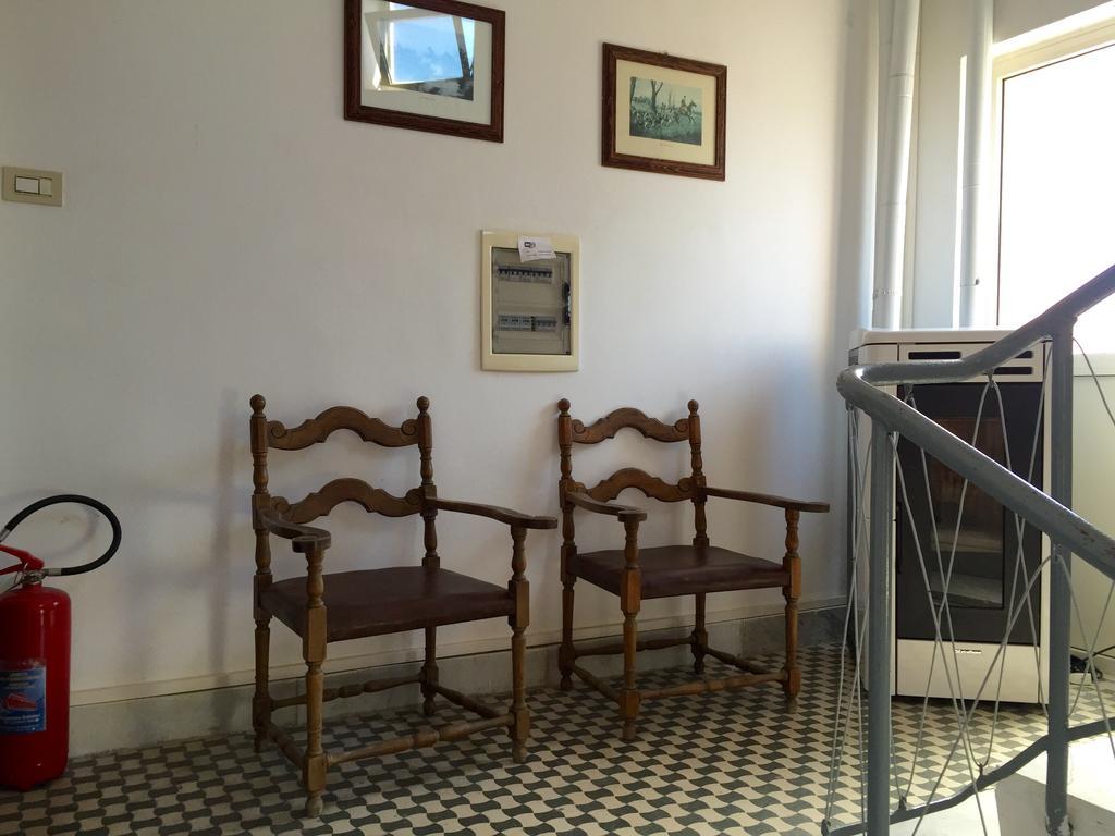 Apartment Tirreno Tirrenia Buitenkant foto
