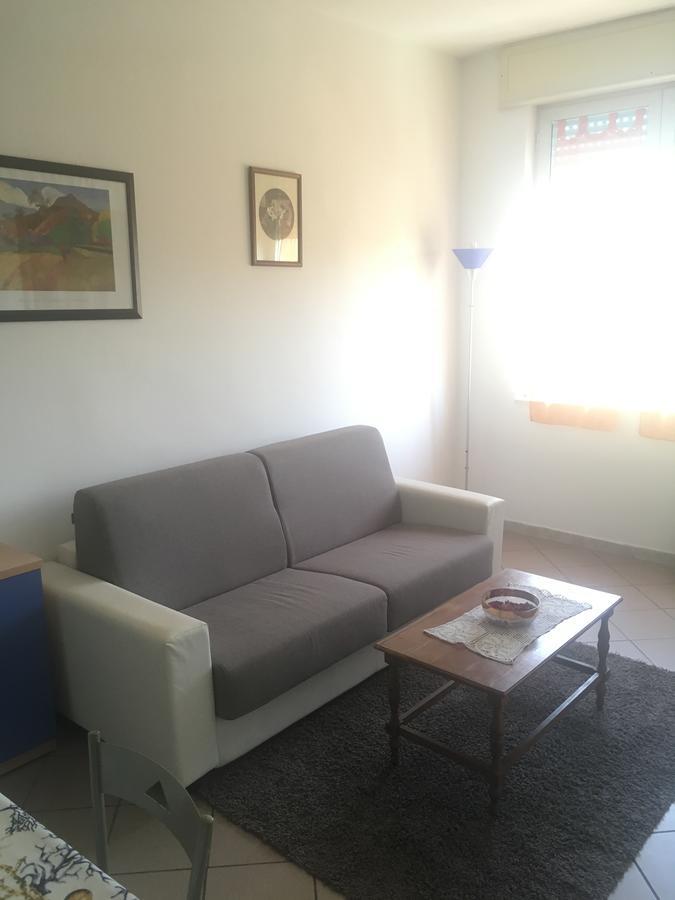 Apartment Tirreno Tirrenia Buitenkant foto
