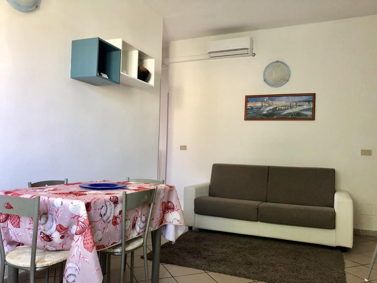 Apartment Tirreno Tirrenia Buitenkant foto